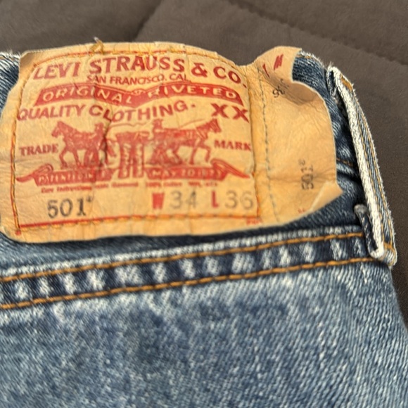Levi’s 501 button fly jeans - Picture 2 of 3